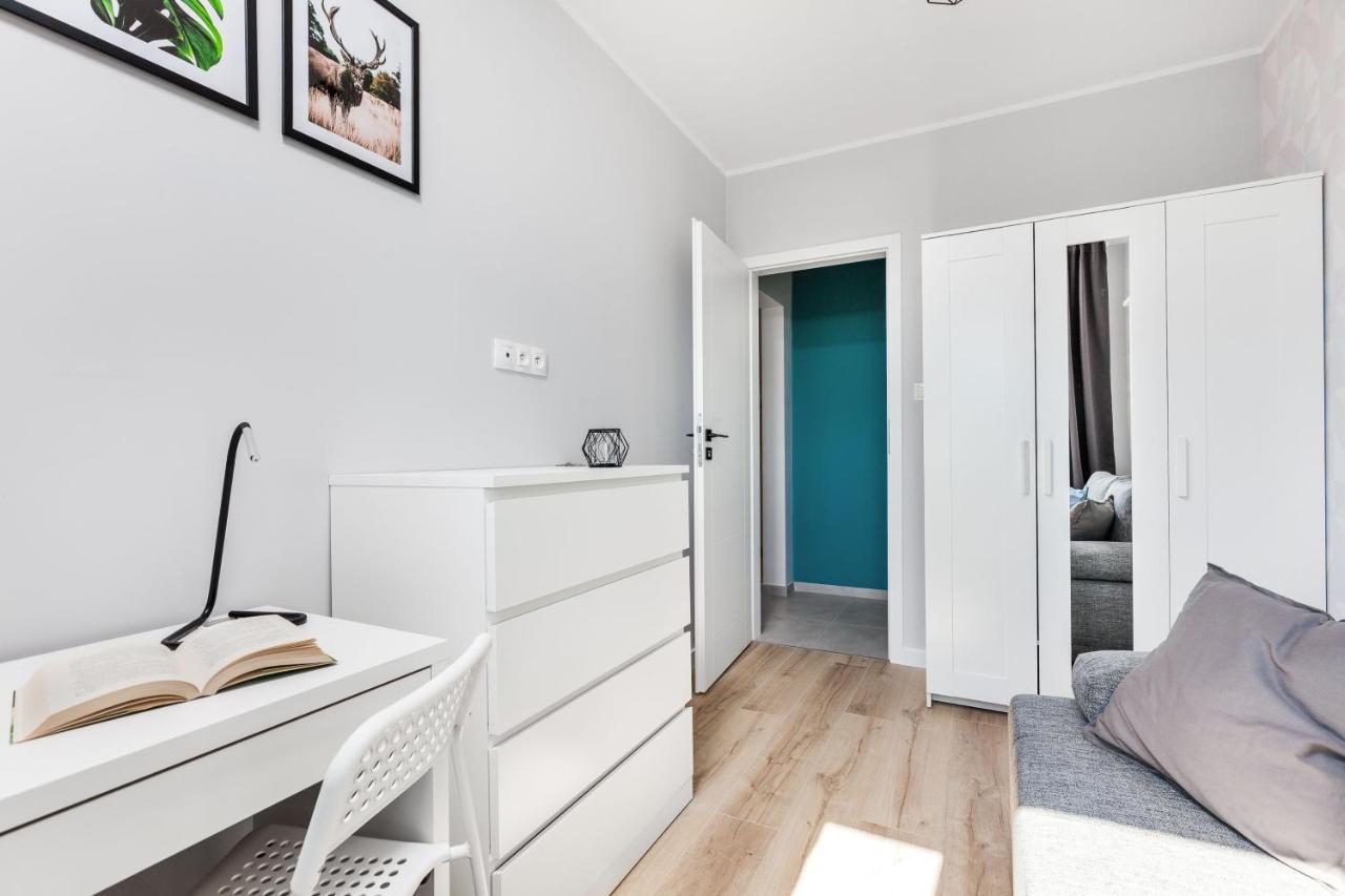 Pokoje Gdansk Zaspa - Pilotow 20B, 800M Skm-Zaspa, Odleglosc Do Morza 3Km Apartment Exterior foto