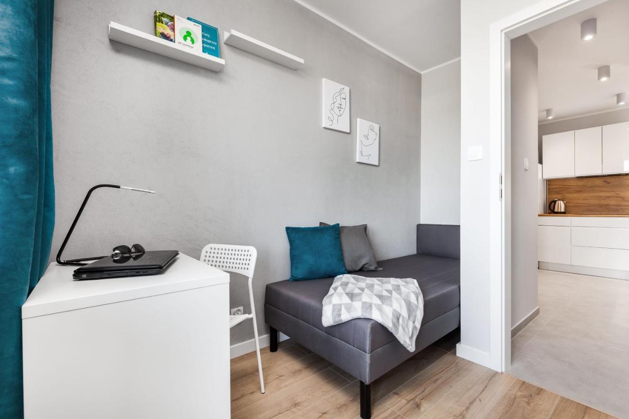 Pokoje Gdansk Zaspa - Pilotow 20B, 800M Skm-Zaspa, Odleglosc Do Morza 3Km Apartment Exterior foto